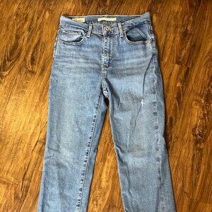 Levi 724 high rise straight crop Size 26